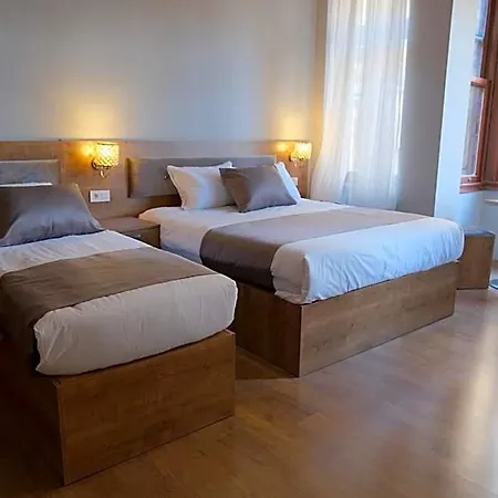 Adamantides Hotel *