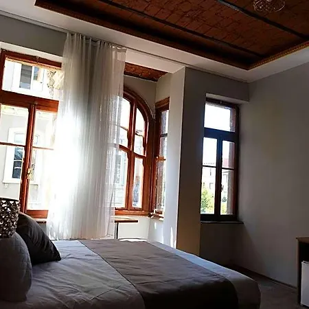 Adamantides Hotel *